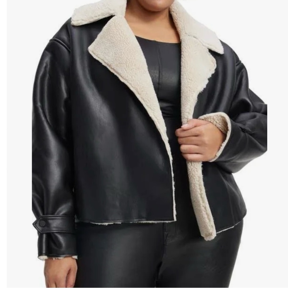 NWT  Good American Women’s Air Force faux shearling jacket